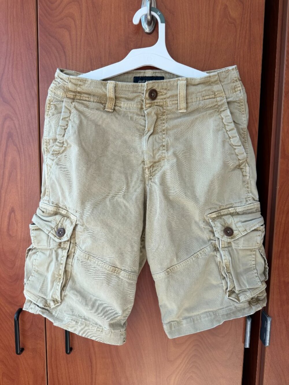American Eagle Y2K Distressed Khaki Cargo Shorts Mens 26W Tan Long Length Cotton
